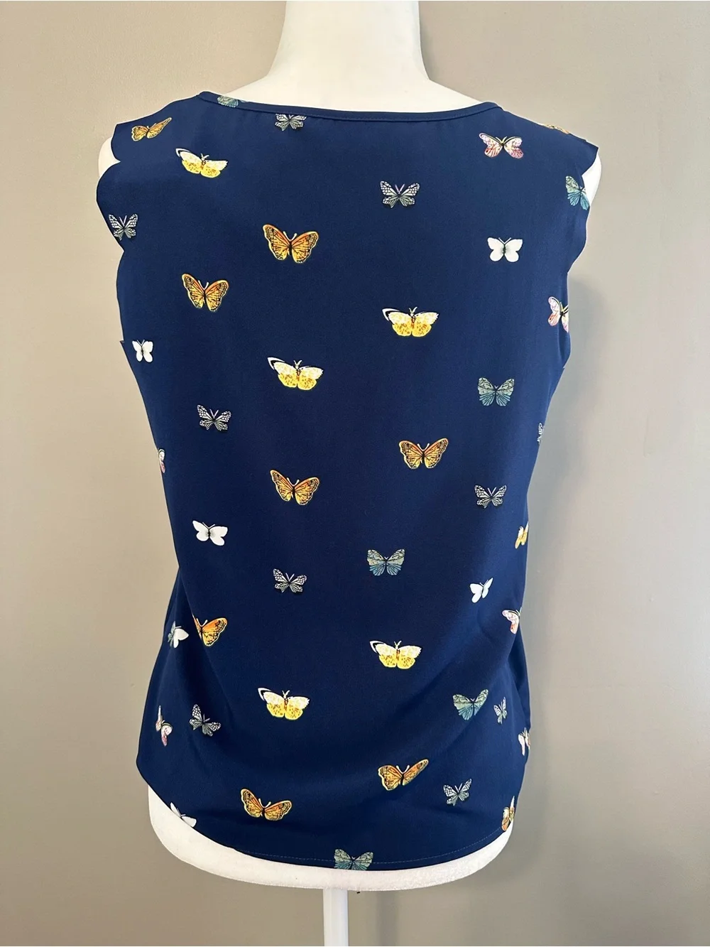 NWT Sleeveless Navy Butterfly Print Blouse - Medium